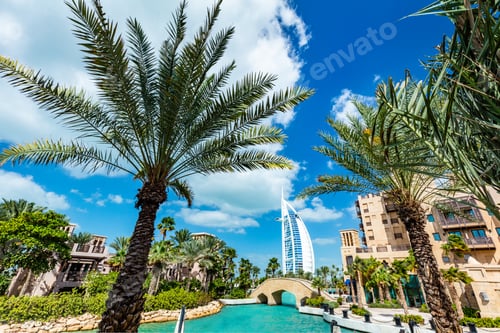 Preview: Burj Al Arab seen from madinat jumeirah in Dubai UAE