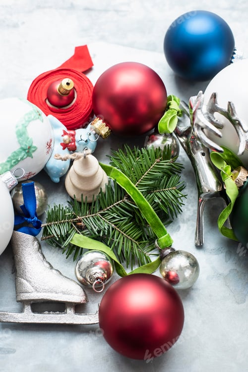 Preview: Christmas baubles and ornaments