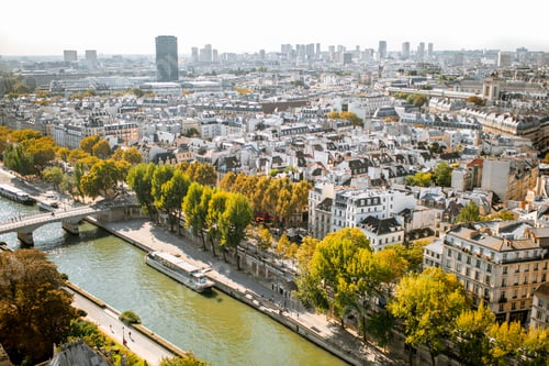 Preview: Aerial cityscape view of Paris