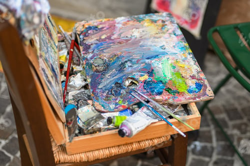 Preview: Paint strokes on the artist's palette. Oil paints.