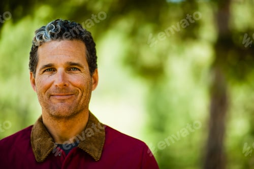 Preview: Head and shoulders of a mature man in the open air.