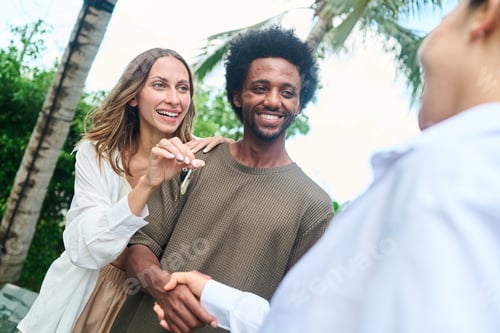 Preview: key house couple agent home business