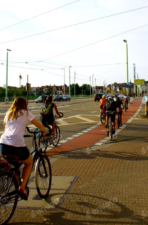 Preview: College kids cycling