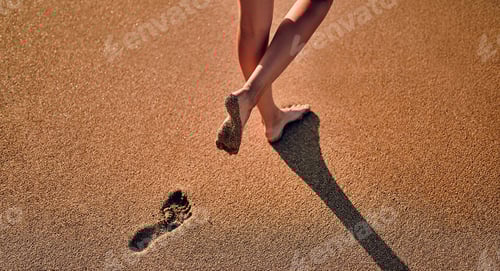 Preview: Footprints in the sand