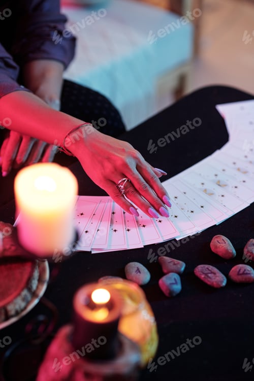 Preview: Fortune Teller Flipping Tarot Cards