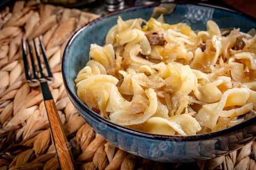 Preview: Pasta with sauerkraut and bacon.
