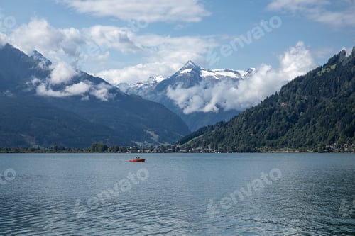 Preview: Lake and boat