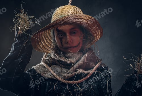 Preview: Hallowee costume concept - pretty girl is a scarecrow