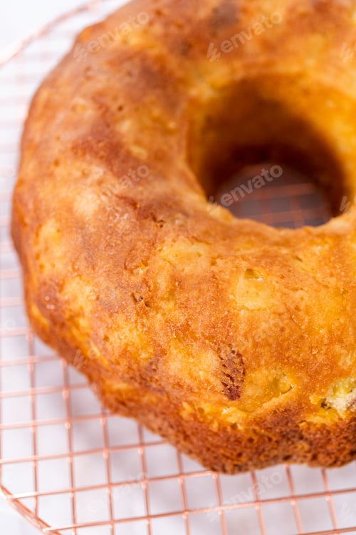 Preview: Apple bundt cake with caramel glaze