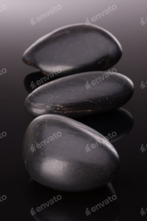 Preview: Spa stone arrangement on black surface