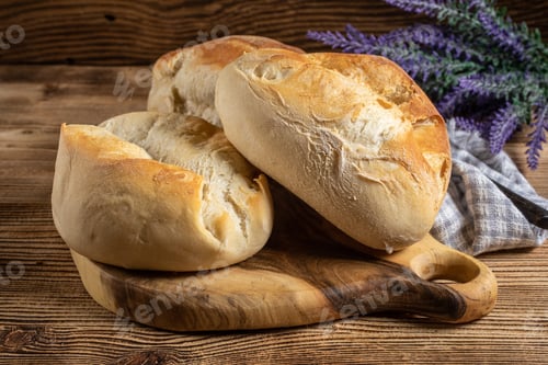 Preview: Fresh bread for breakfast.