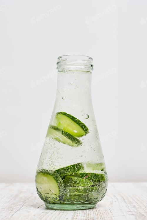 Preview: Closeup shot of a lemonade on a white background