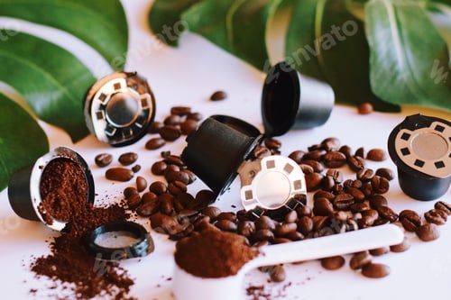 Preview: Reusable coffee pods with whole coffee beans and ground coffee