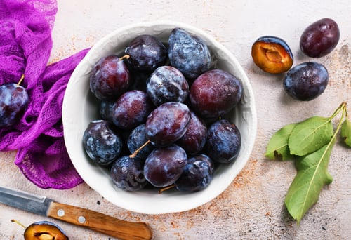 Preview: fresh plums