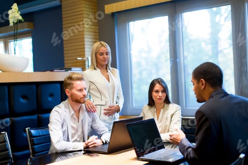 Preview: Business people