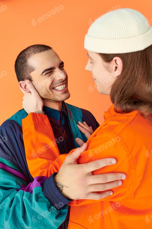 Preview: Vibrant Embrace