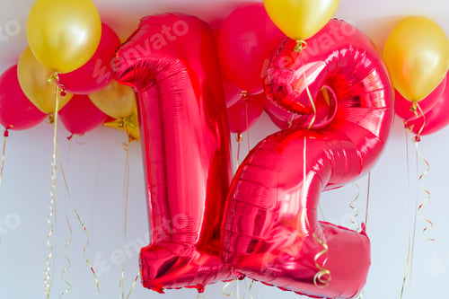 Preview: composition of helium red and gold balloons for the celebration of 12 years, red balloons numbers 12
