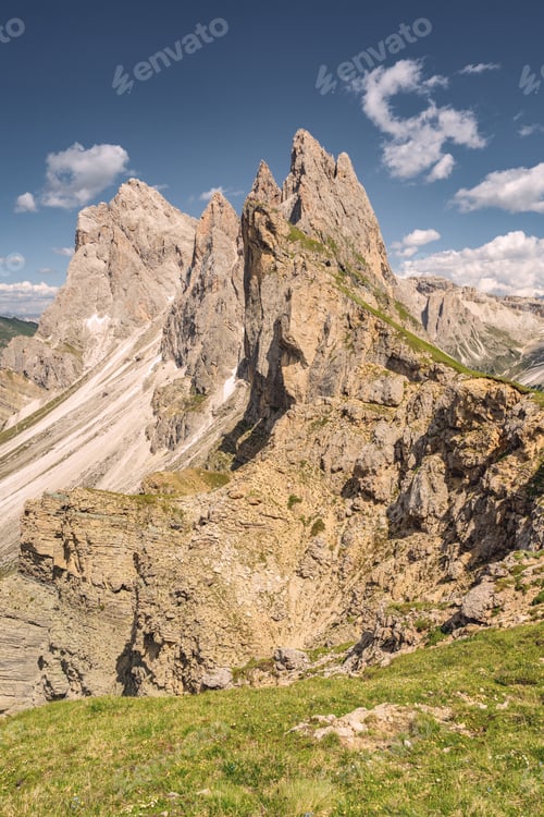 Preview: Idyllic Alps with rocky and sandy mountain