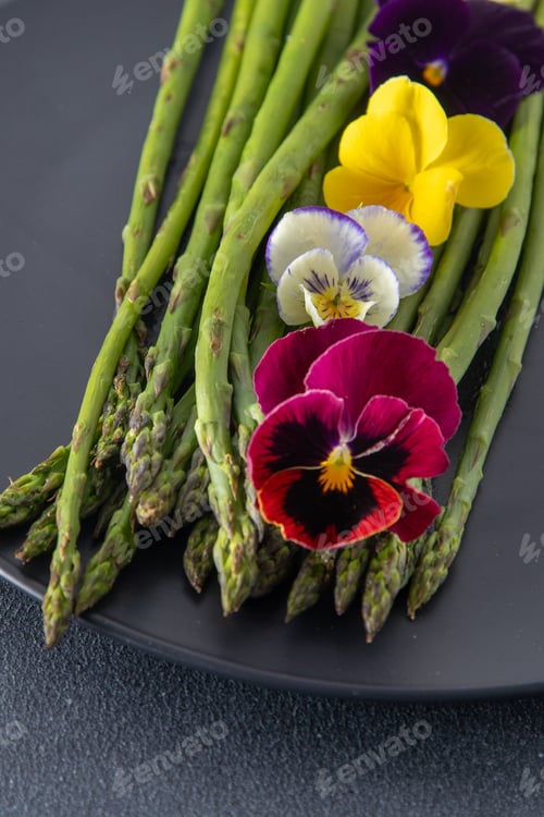 Preview: Bunch of green asparagus