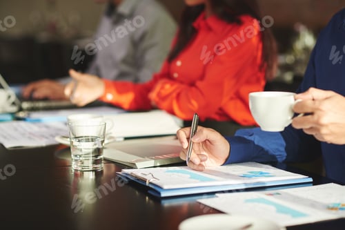 Preview: Analyzing business chart