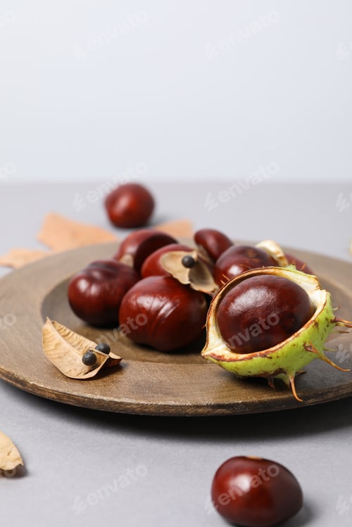 Preview: Fresh and ripe chestnuts, Autumn season chestnuts
