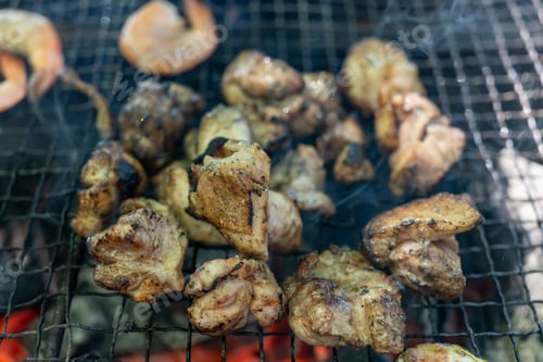 Preview: Grilled chicken at a BBQ (Image of BBQ)