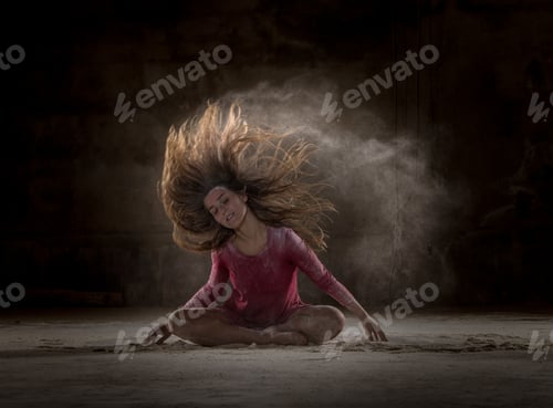 Preview: Young woman between fog in darkness