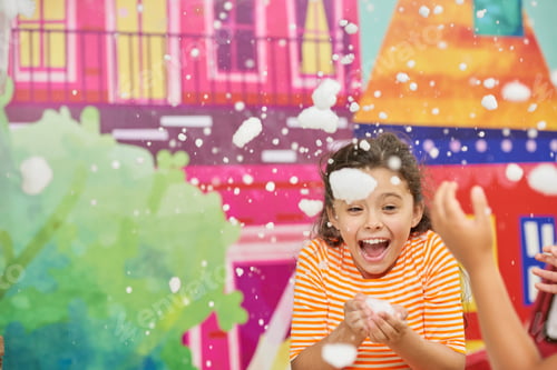 Preview: Fun in kids play center.