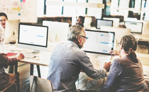 Preview: Group of diverse senior adults in computer class