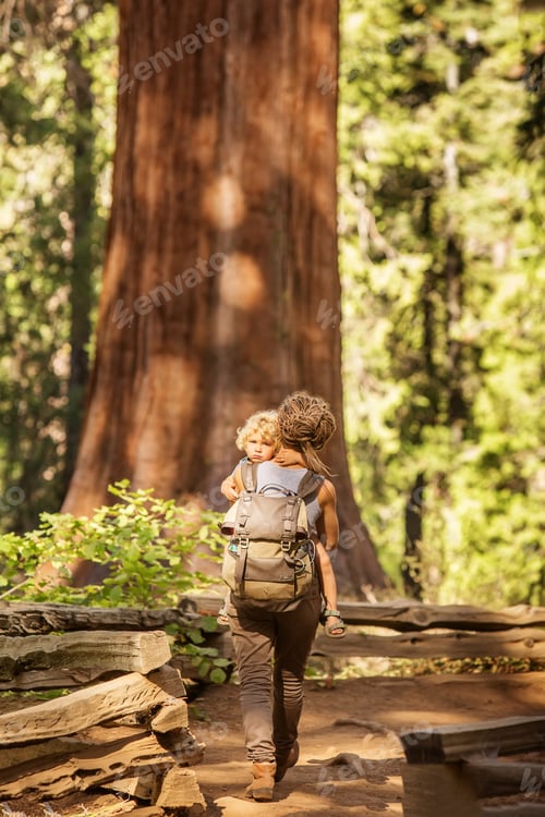 Preview: Mother With Toddler Visit Yosemite National Park In California, Usa