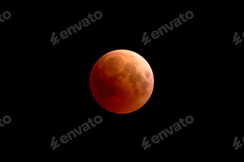 Preview: November 2022 Lunar Eclipse in the dark sky