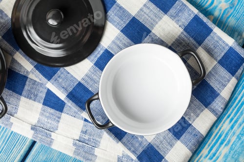 Preview: Mini black empty casserole.