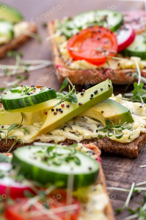 Preview: Sandwiches with cream cheese, vegetables and salami.
