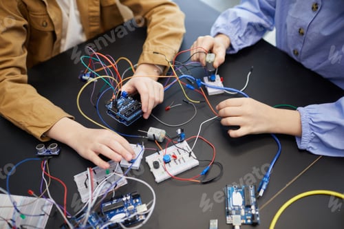 Preview: Children Experimenting in Engineering Class