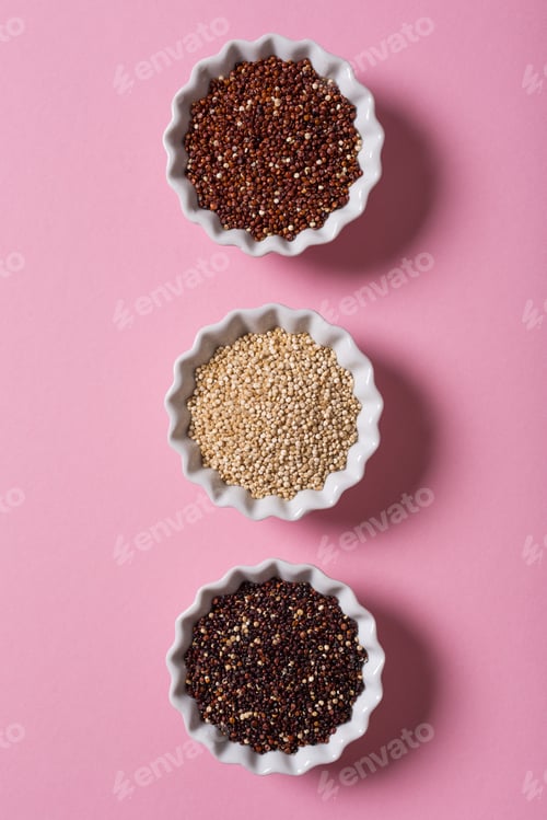 Preview: Quinoa in white bowls