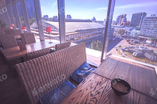 Preview: meeting place in restaurant