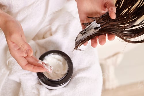 Preview: Hair Hydration: Applying Moisturizing Cream for Hair