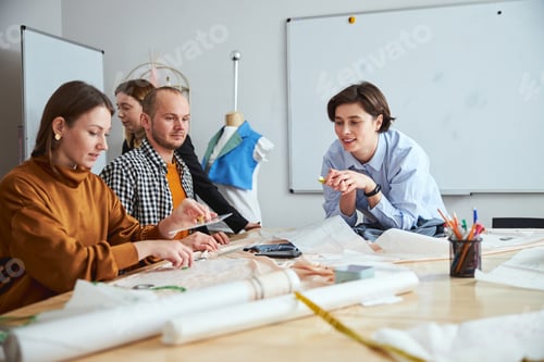 Preview: Colleagues conducting measurements after making the sketches