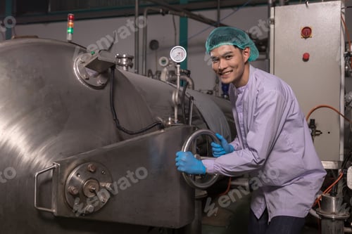 Preview: Worker Checking quality or checking stock of glass bottle in beverage factory.