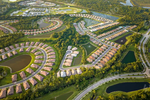 Preview: Aerial view of tightly packed homes in Florida closed living clubs