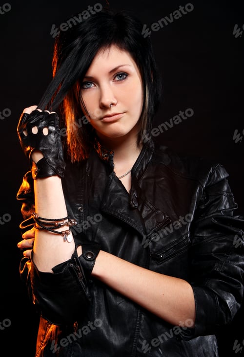 Preview: Young punk girl in leather