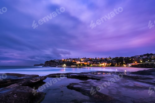 Preview: Australia, New South Wales, Sydney, Bronte beach and Coogee in the background in the evening