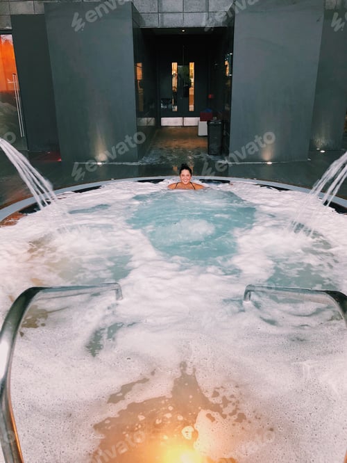 Preview: Girl in jacuzzi at the Spa