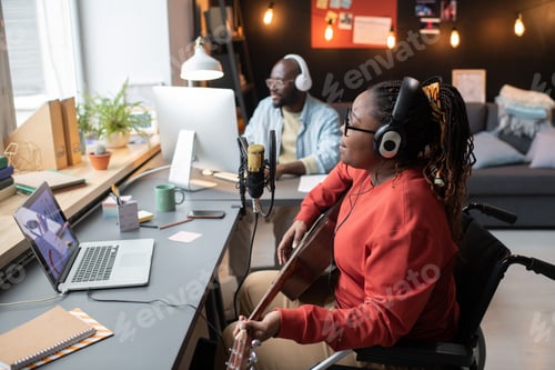 Preview: Woman singing a song during live broadcasting