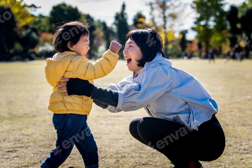 Preview: Japanese family in a park