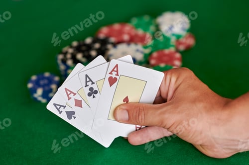Preview: Hand with 4 aces in casino