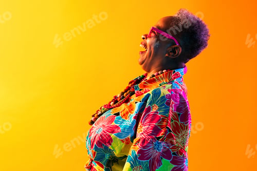 Preview: Funny senior black woman wearing stylish clothing isolated in studio