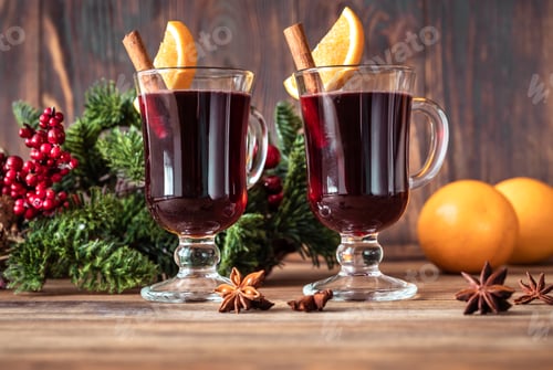Preview: Glasses of mulled wine