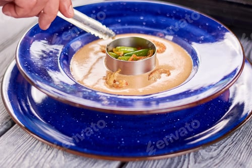 Preview: Chef making an appetizing dish