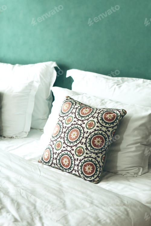Preview: The decor in the bedroom